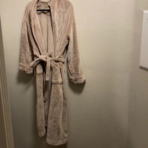 Full length fuzzy robe XL